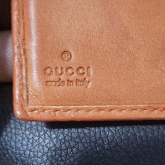 AUTHENTIC GUCCI GG embossed compact with snap wallet - Picture 4 of 9